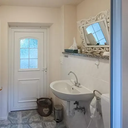 A Casa Di Anna Bed & Breakfast Cortemilia